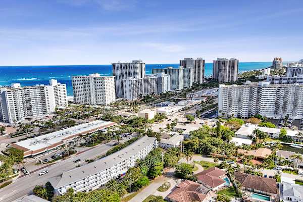 Ocean Blvd Two Doubles Suite with Kitchenette!