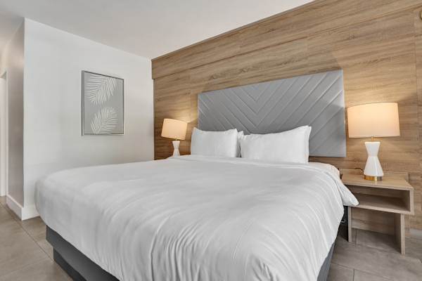 Botanica King Room Near Beach