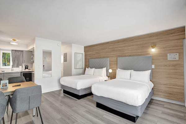 Ocean Blvd Two Doubles Suite with Kitchenette!