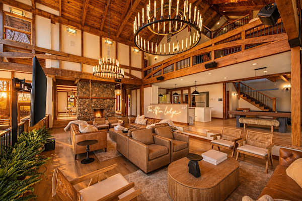 *NEW* Afton Lodge 10,000sqft/Indoor Pool/Hot tub