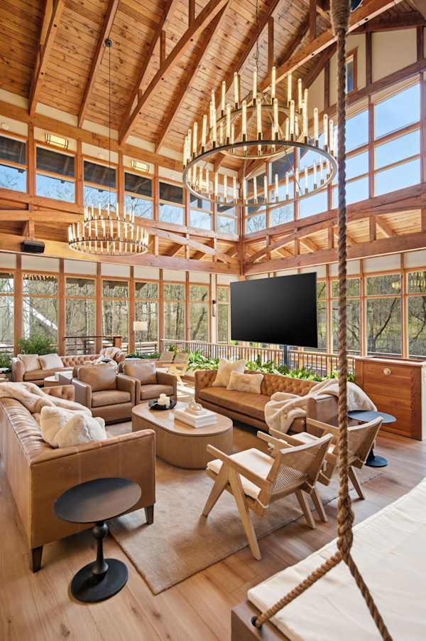 *NEW* Afton Lodge 10,000sqft/Indoor Pool/Hot tub
