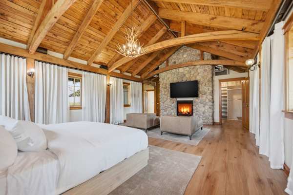 *NEW* Afton Lodge 10,000sqft/Indoor Pool/Hot tub