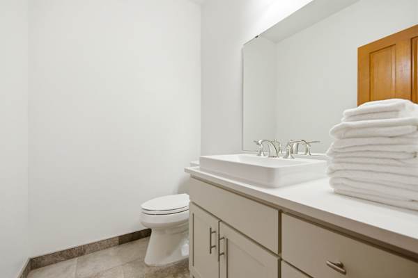 *NEW* Afton Lodge 10,000sqft/Indoor Pool/Hot tub