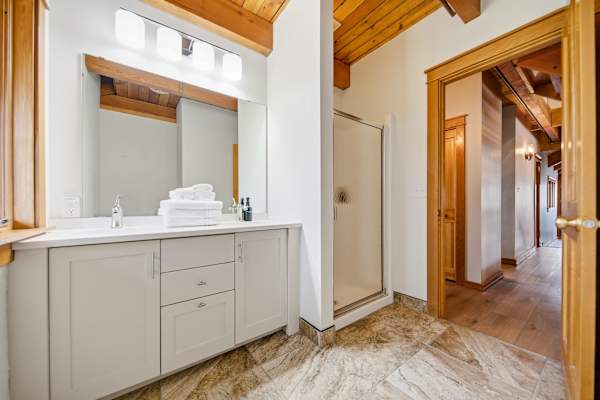 *NEW* Afton Lodge 10,000sqft/Indoor Pool/Hot tub
