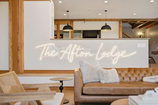 *NEW* Afton Lodge 10,000sqft/Indoor Pool/Hot tub