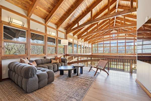 *NEW* Afton Lodge 10,000sqft/Indoor Pool/Hot tub