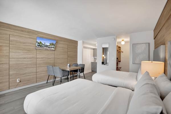 Studio w/ 2 Doubles & Kitchenette | The Botanica