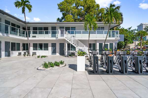 King Suite with Kitchenette at Ocean Blvd Near the Beach!