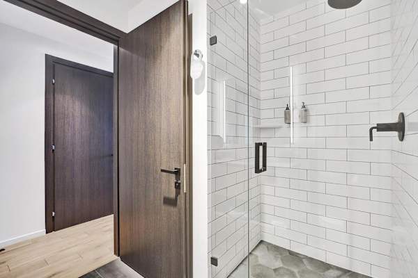 Miami Studio w/ Rooftop Pool Access