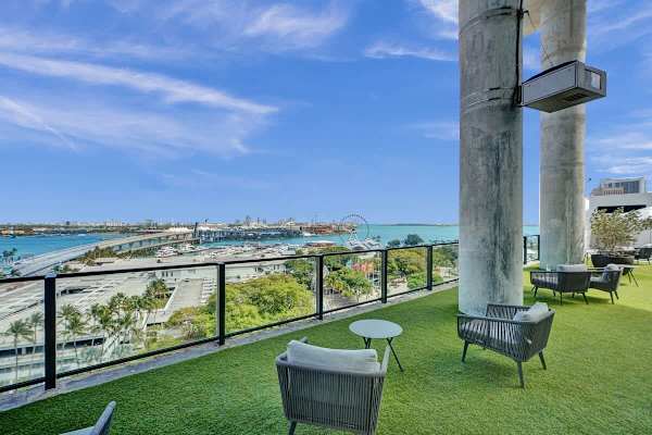 Lux Miami Studio w/ Stunning Views | 41st Floor