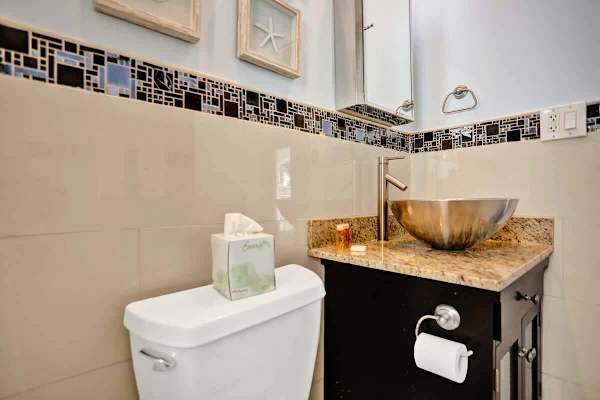Modern 1BR on 2nd Floor Near Las Olas