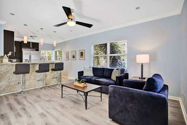 Modern 1BR on 2nd Floor Near Las Olas