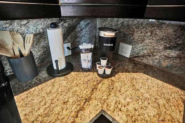 Modern 1BR on 2nd Floor Near Las Olas
