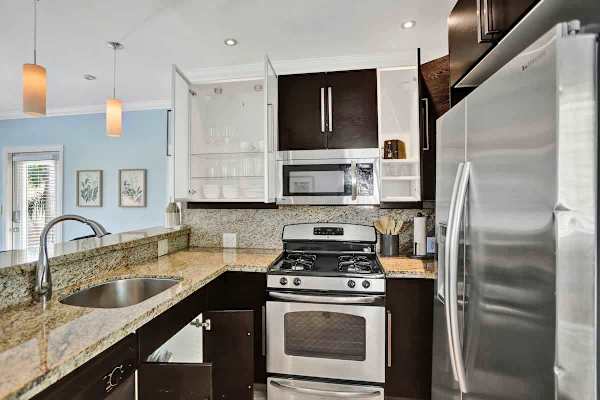 Modern 1BR on 2nd Floor Near Las Olas