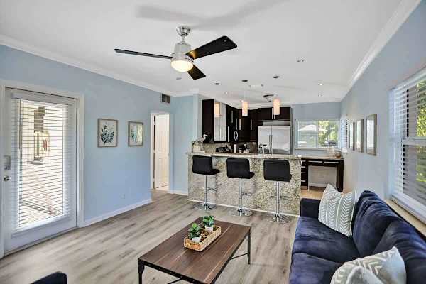 Modern 1BR on 2nd Floor Near Las Olas