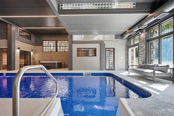 *NEW* Afton Lodge 10,000sqft/Indoor Pool/Hot tub