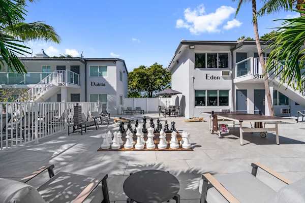 Ocean Blvd Two Doubles Suite with Kitchenette!