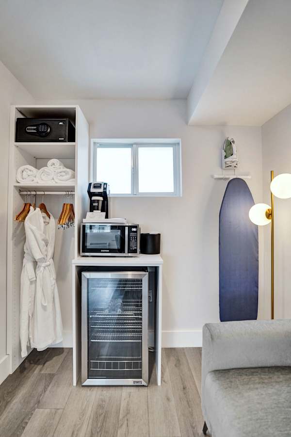 Accessible King Getaway in Fort Lauderdale