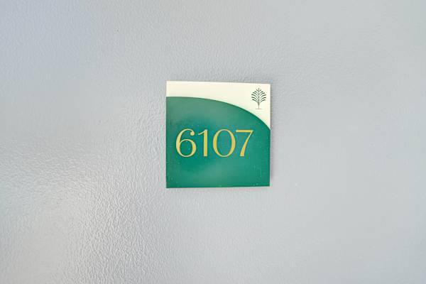 Accessible King Getaway in Fort Lauderdale