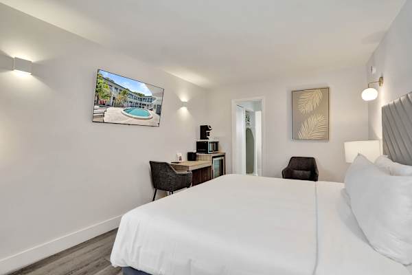 Ocean Blvd King Suite Hideaway at Botanica