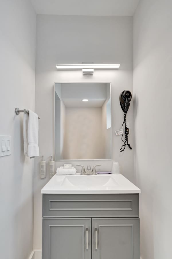 Ocean Blvd King Suite Hideaway at Botanica