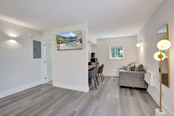 Deluxe King Room in Fort Lauderdale