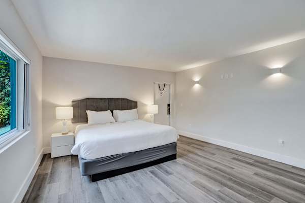 Deluxe King Room in Fort Lauderdale