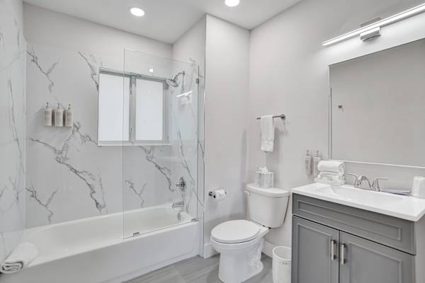 Botanica Two-Bed Retreat on Ocean Blvd