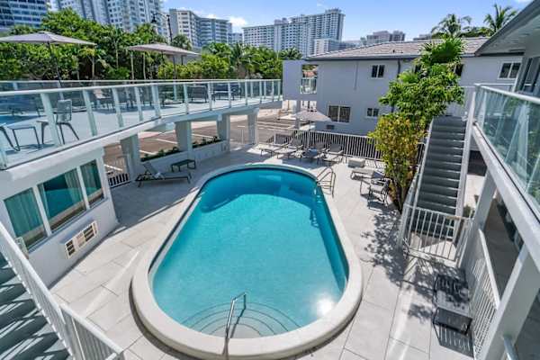 Ocean Blvd King Suite Hideaway at Botanica