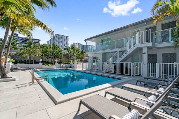 Botanica Deluxe King Room in Fort Lauderdale