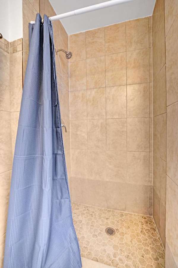 Eden Studio Suite Steps to FLL Beach