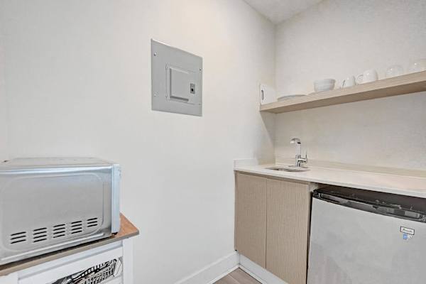 Eden Studio Suite Steps to FLL Beach