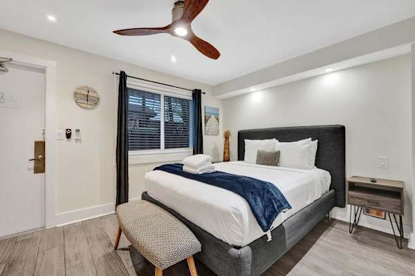 Eden Suite Steps to Fort Lauderdale Beach