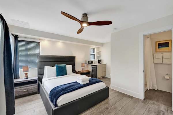 Eden Studio | Walk to Fort Lauderdale Beach