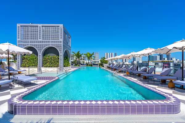 Designer Wynwood Suite - Balcony & Rooftop Pool