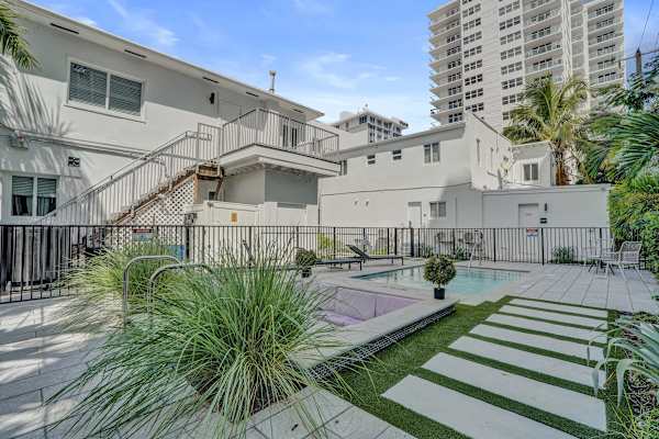 Studio Suite | Steps to Fort Lauderdale Beach