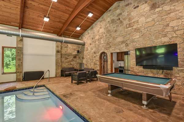 Grand River Estate IndoorPool/Swim Pond/25 Acres