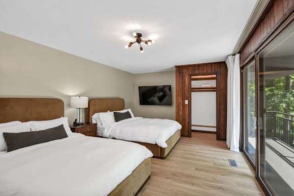 Grand River Estate IndoorPool/Swim Pond/25 Acres