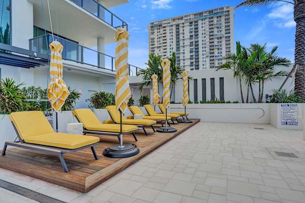 Oceanview 3BR Condo - Steps to Pompano Beach