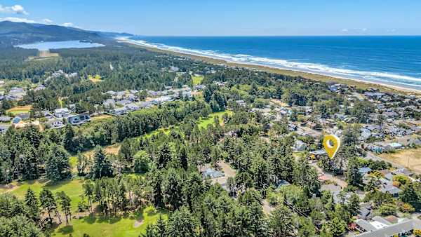 Perfectly located for beach days, dining, shopping, and adventure.