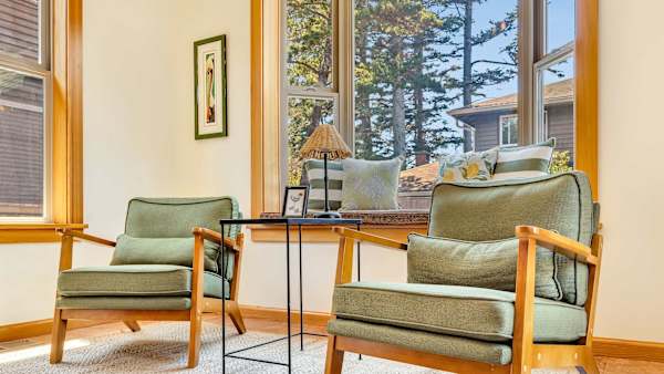 Enjoy peaceful nights and restful mornings at this Manzanita retreat.