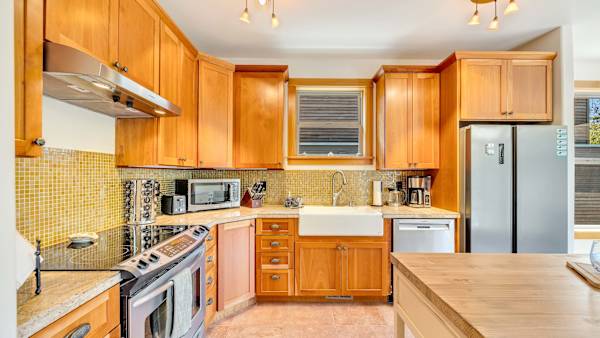 The fully equipped kitchen makes preparing vacation meals simple and enjoyable.
