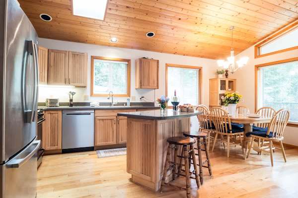 Kitchen with island