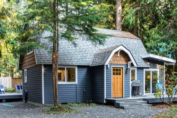 Cabin, ample parking