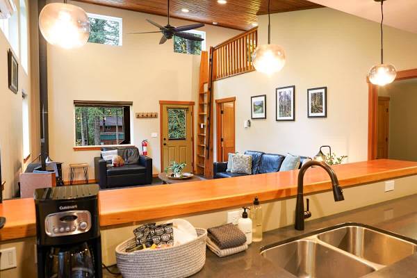 Timberline Terrace Mt Baker Ski Retreat with Hot Tub and Game Room, photo 3 of 57