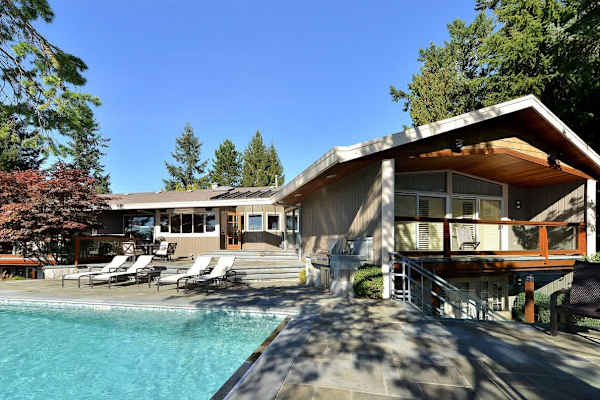Incredible vacation lodge. 