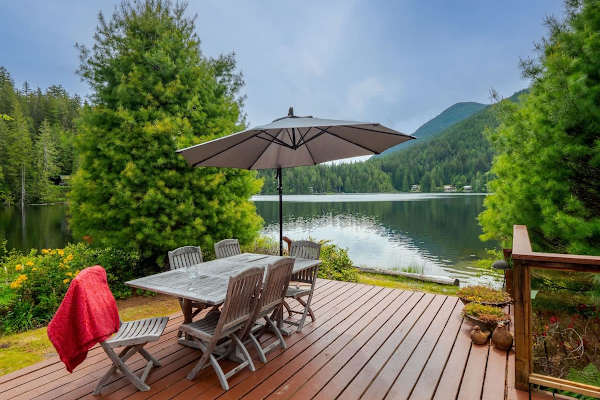 Lakeside living spaces are amazing. 