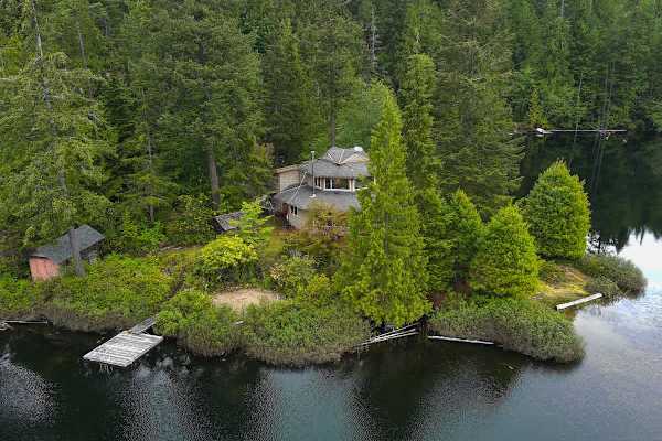 North Lake Waterfront Home on the point. 