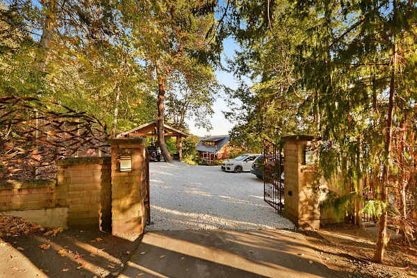 Gated property for privacy.
