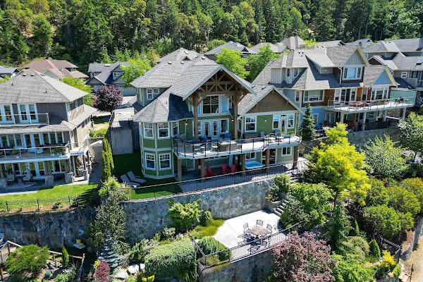 Mount Finlayson View Villa. back, view, and garden terrace side.